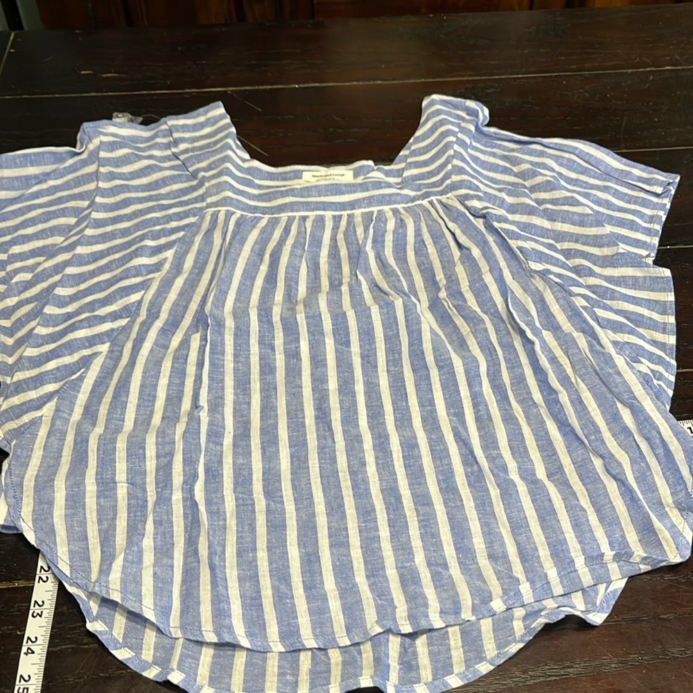 women’s coverup / top NWOT